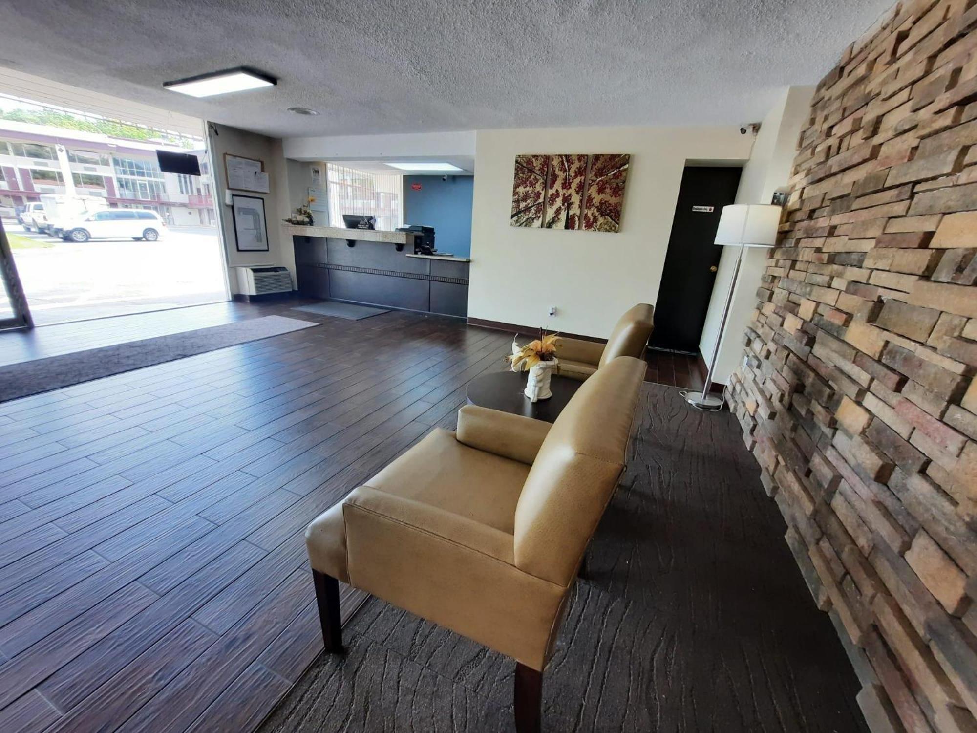 Americas Best Value Inn Moline Exterior foto
